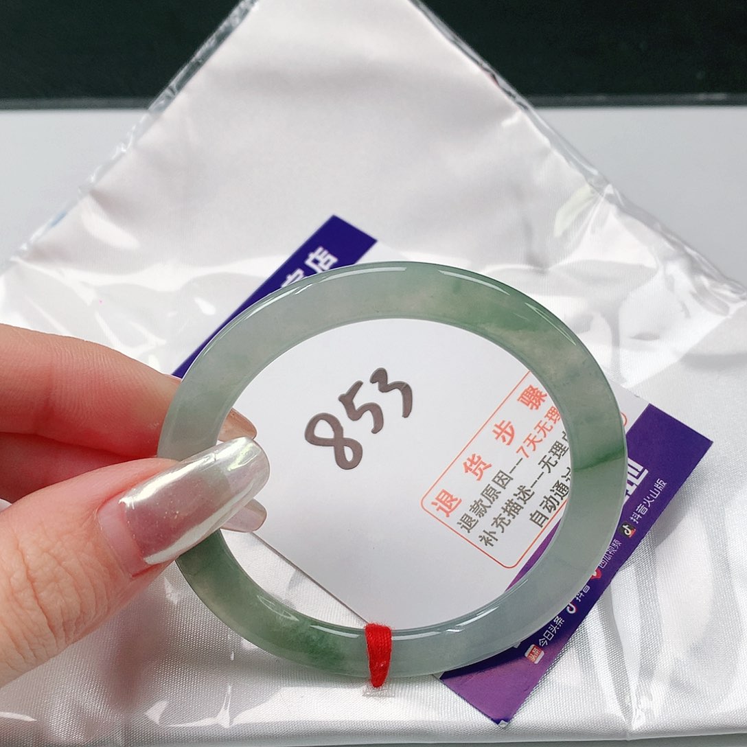 翡翠手镯未镶嵌翡翠手镯