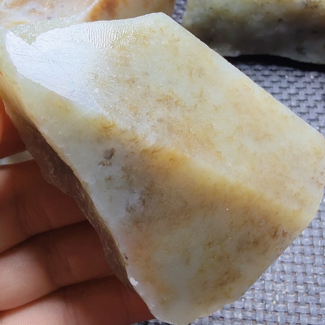 和田玉（糖玉）未镶嵌珠宝半成品