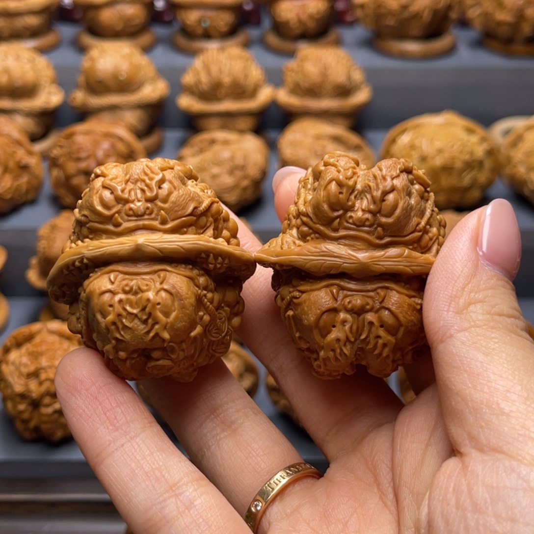 ****一四面怒目金蟾八方来财