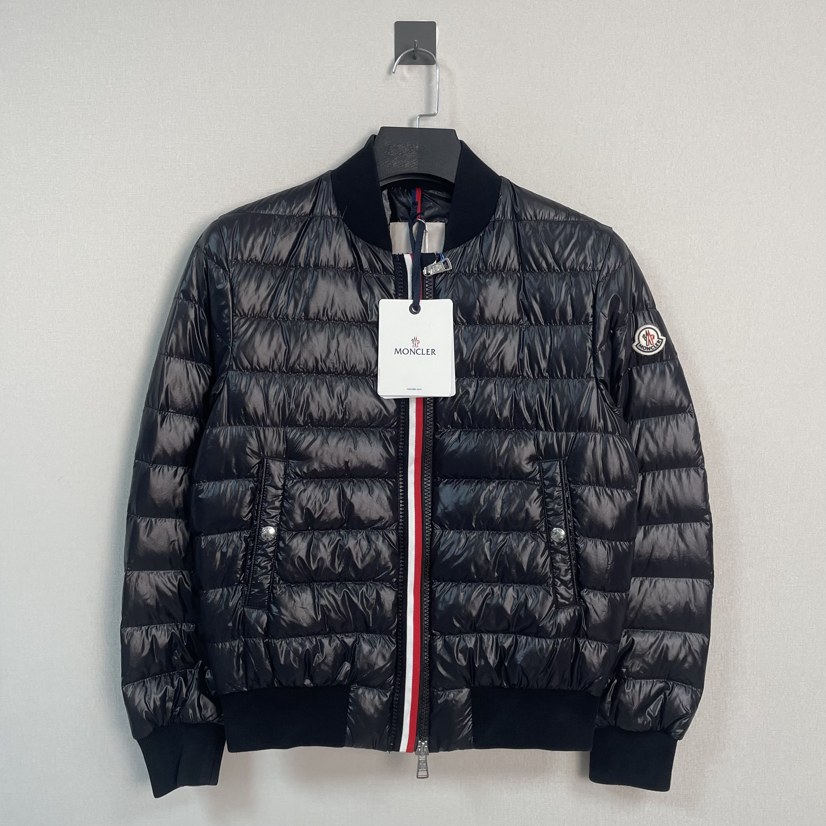 未使用 MONCLER 盟可睐Perouges系列雪山羽绒服/1码/带吊/价13000