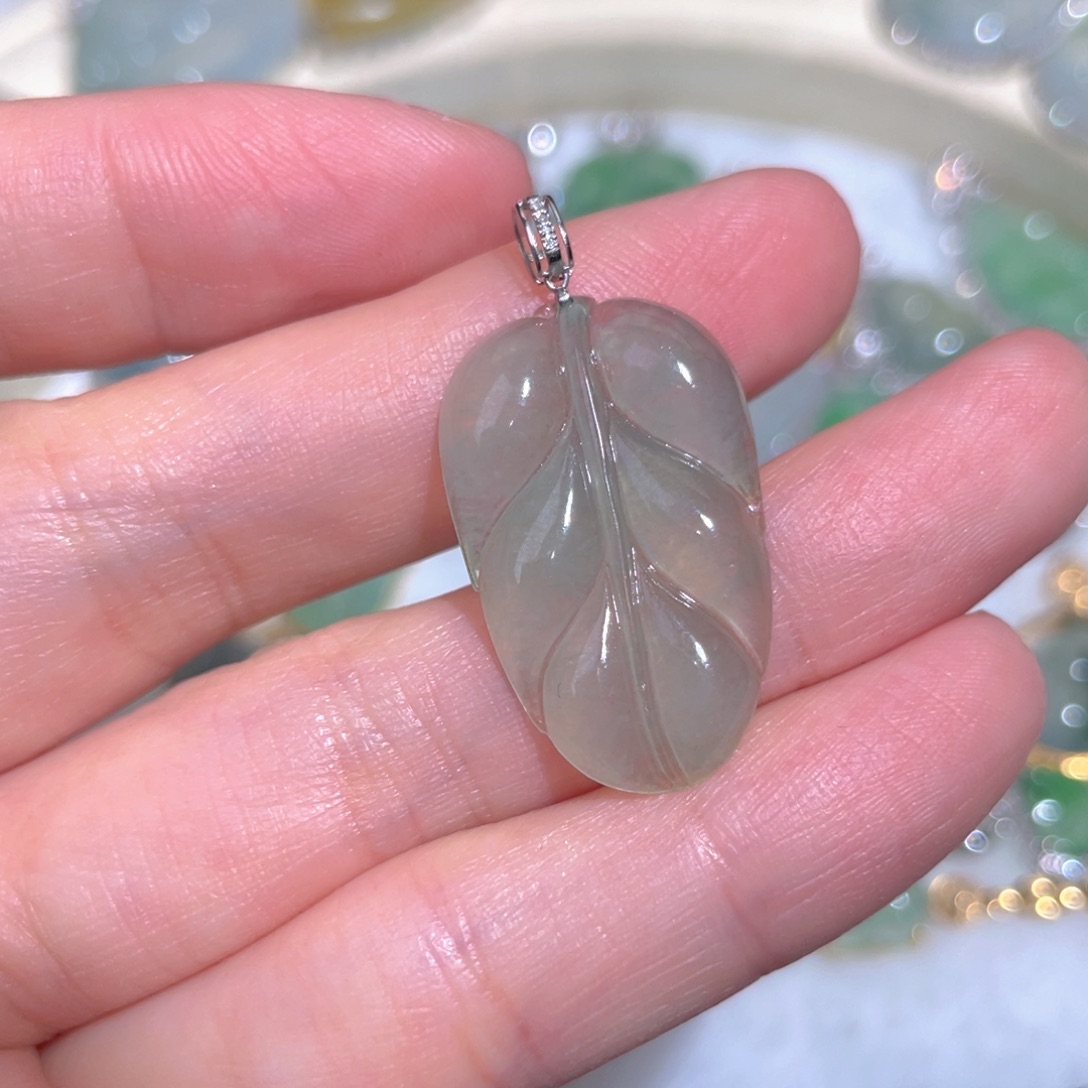 翡翠颈饰18K金镶嵌翡翠