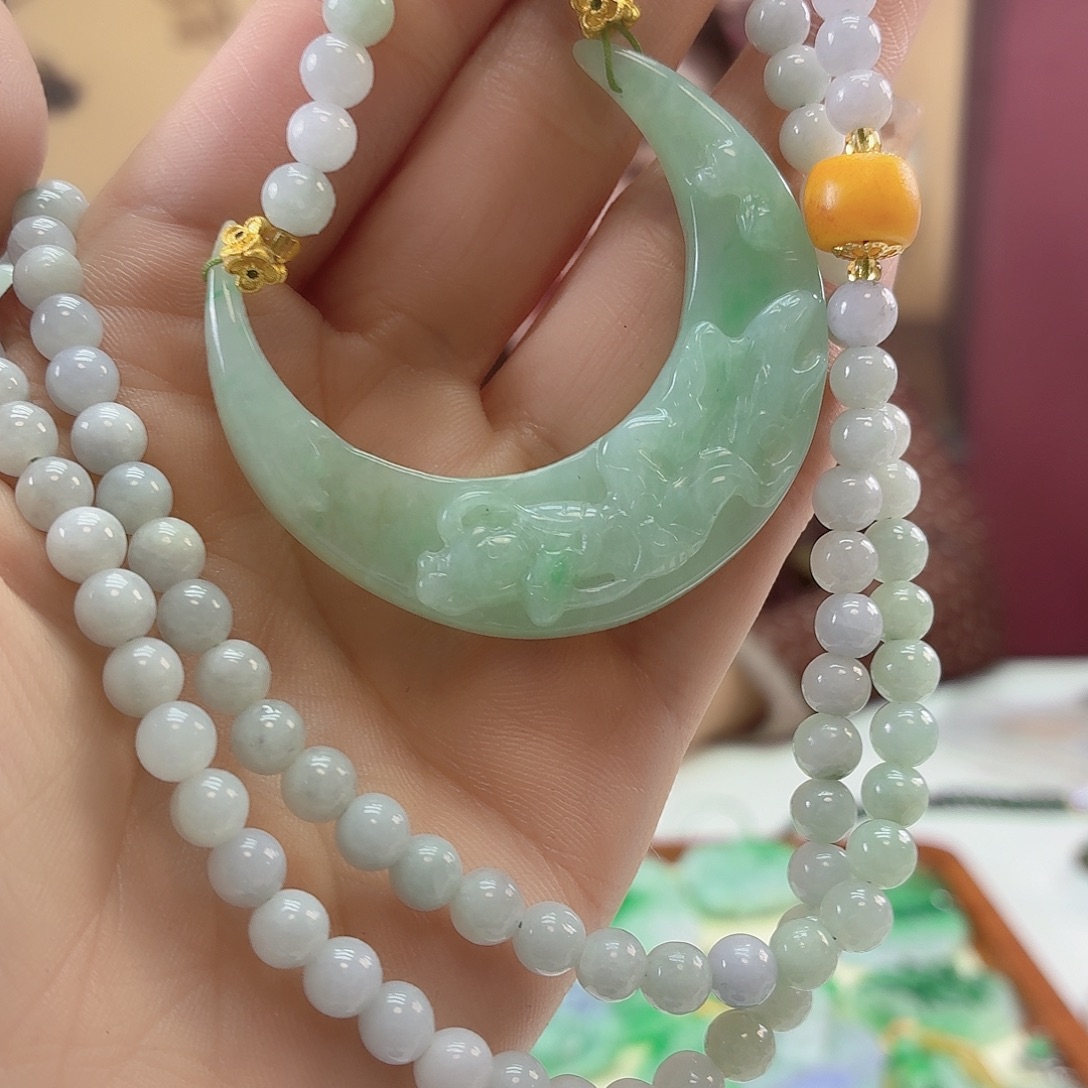 翡翠未镶嵌颈饰翡翠