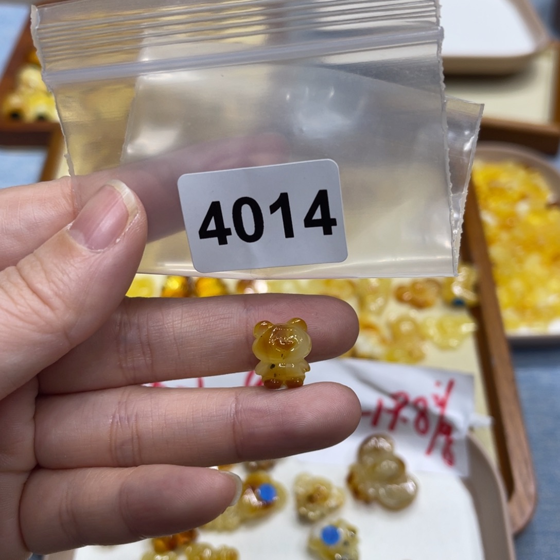 琥珀珠宝奇石未镶嵌