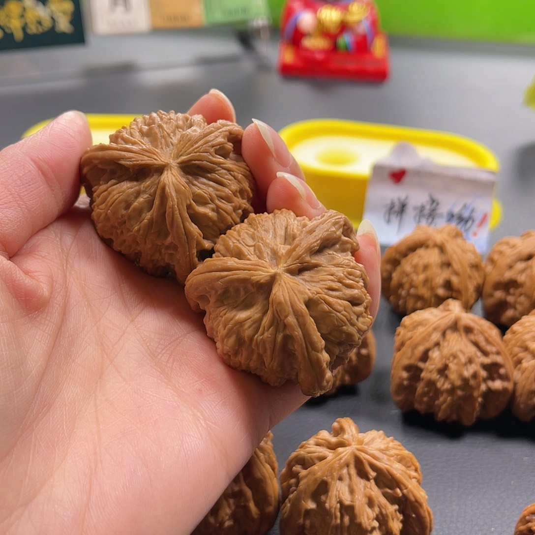 张***r文玩核桃吊坠拼接白奔