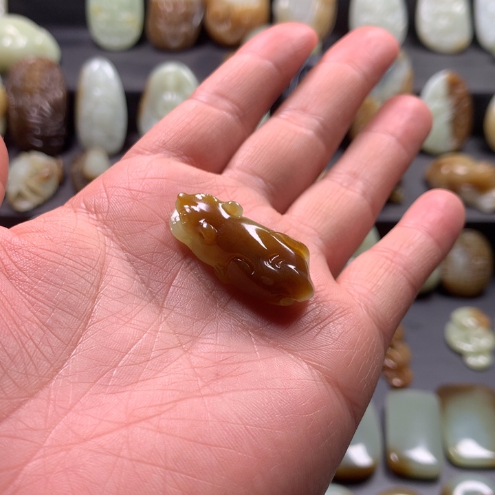 和田玉（糖玉）颈饰未镶嵌