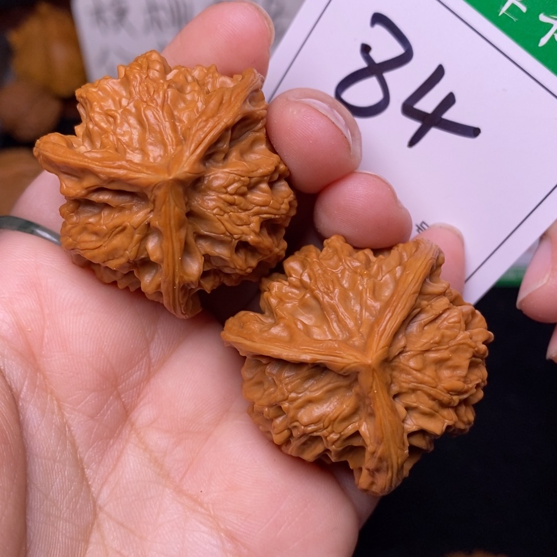 把件文玩核桃84三棱3.9