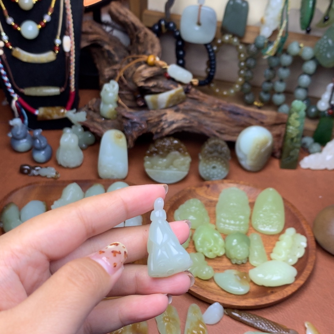 和田玉未镶嵌挂件