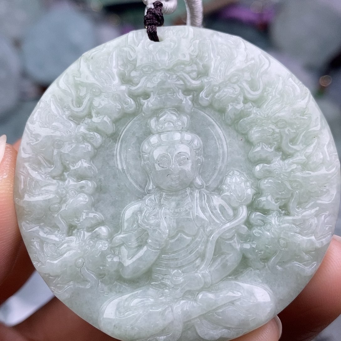 翡翠挂件未镶嵌翡翠