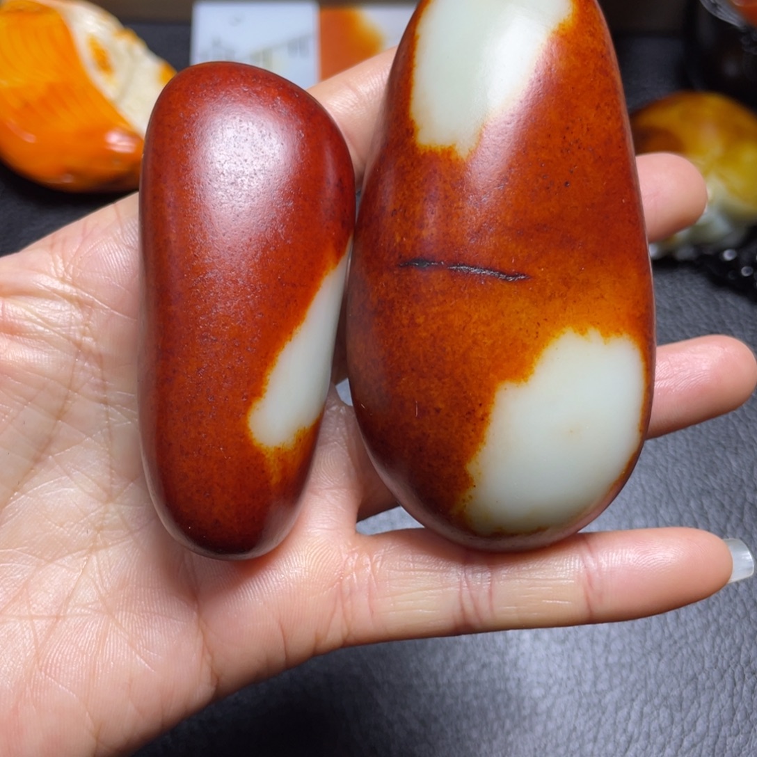 舒***宸和田玉未镶嵌颈饰