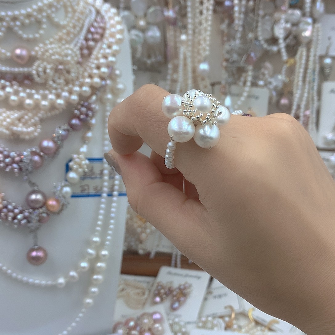 淡水珍珠银S925镶嵌耳饰