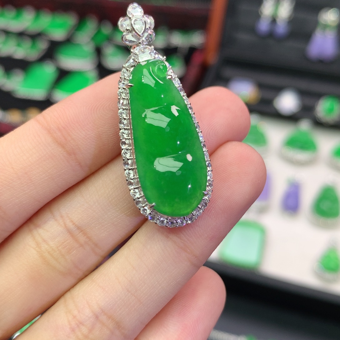 翡翠18K金镶嵌吊坠(不含链)