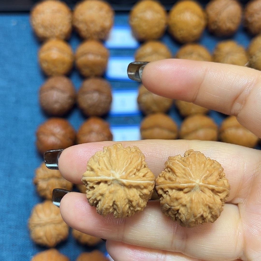 文玩核桃吊坠粗筋蝴蝶磨25尺全品无修