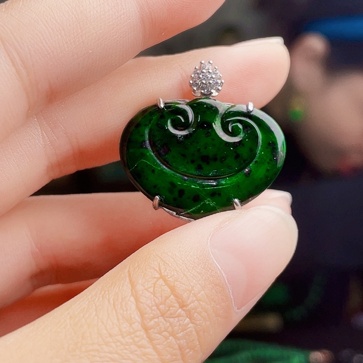 翡翠银S925镶嵌颈饰多样性