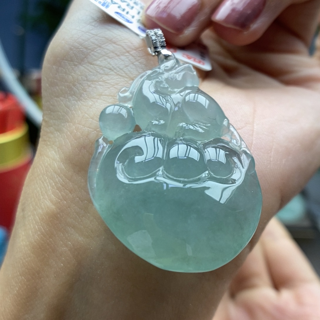 翡翠未镶嵌颈饰吊坠46