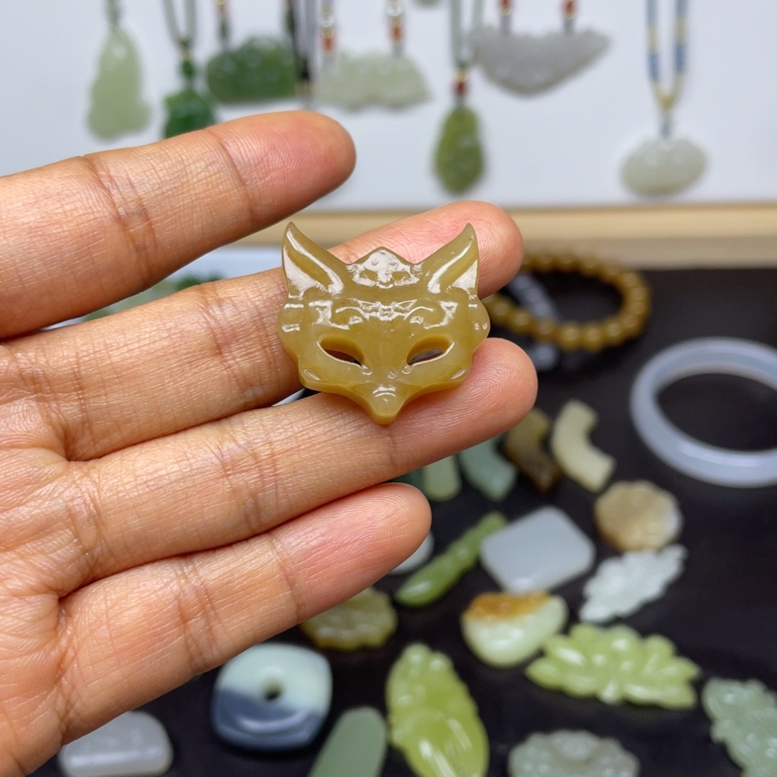 清***️和田玉未镶嵌颈饰