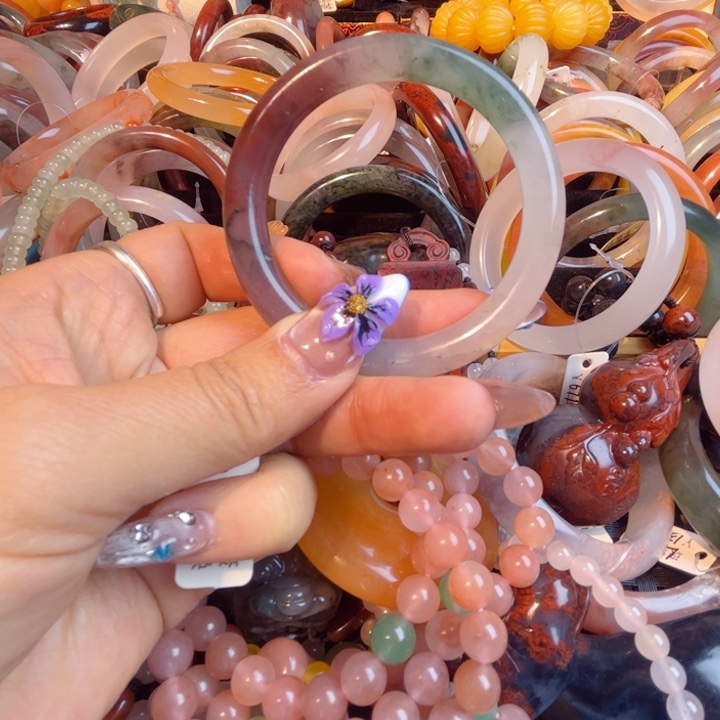 *****石英质玉未镶嵌手镯