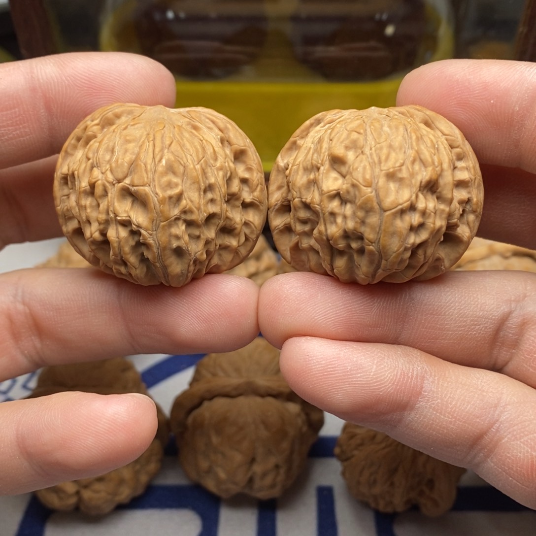 核桃把件三八山地磨盘