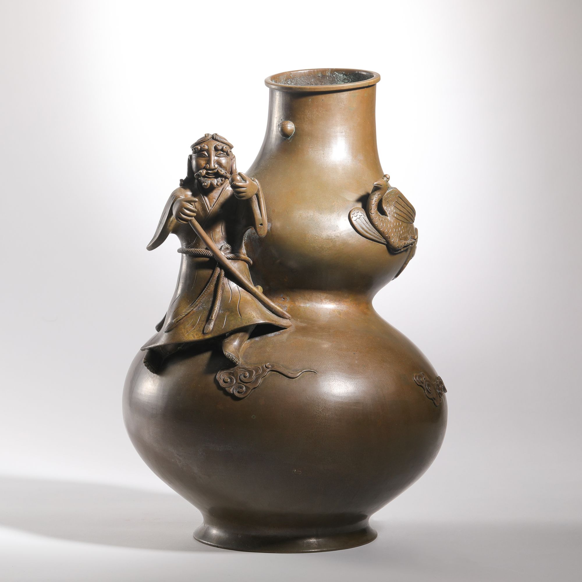 8. 明 “宣德”款铜铁拐李葫芦瓶【古董拍卖】