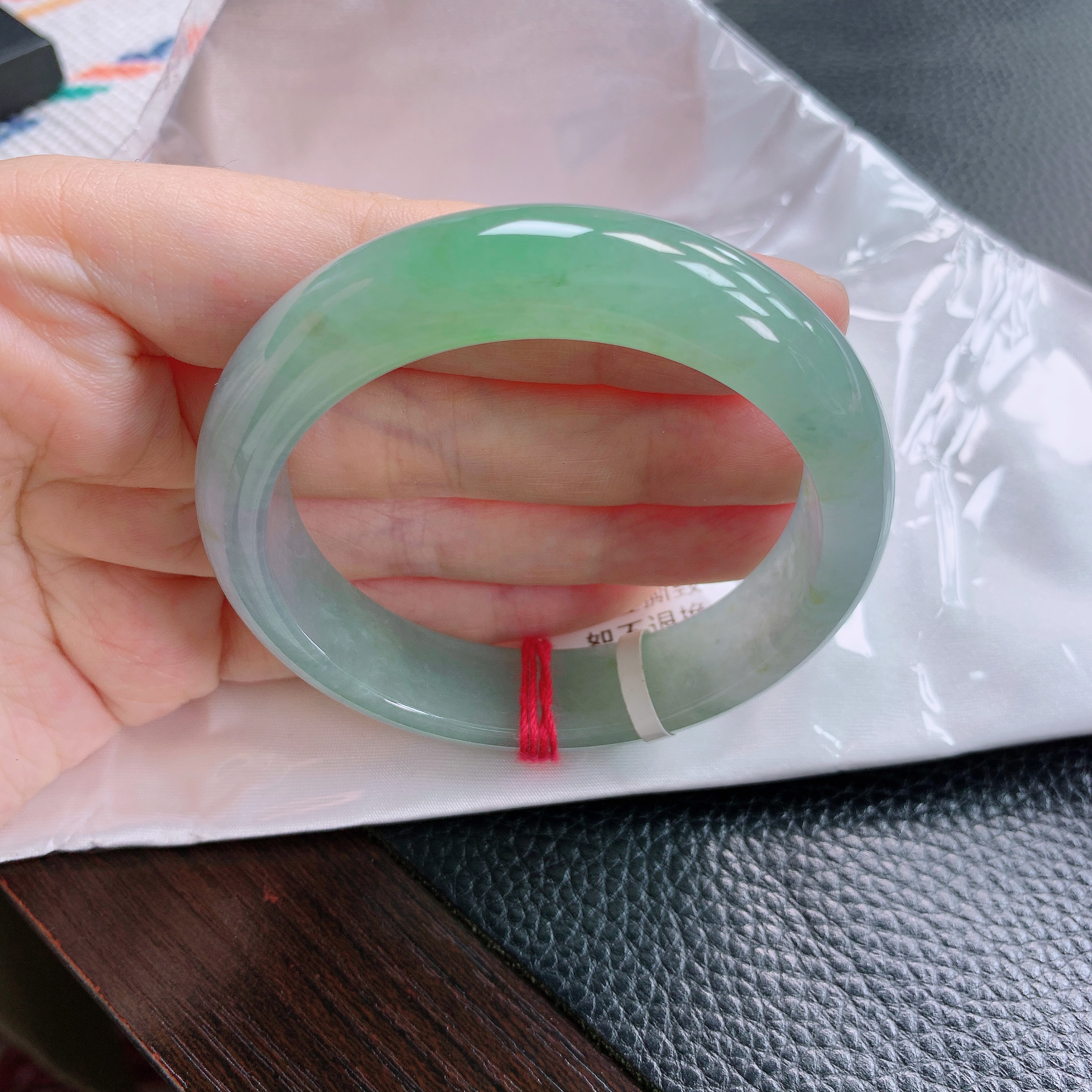 天然缅甸A货纯天然翡翠 正品时尚冰糯种起胶孔雀蓝绿54圈宽边手镯