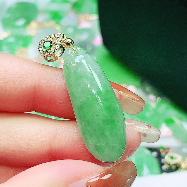 翡翠未镶嵌颈饰翡翠