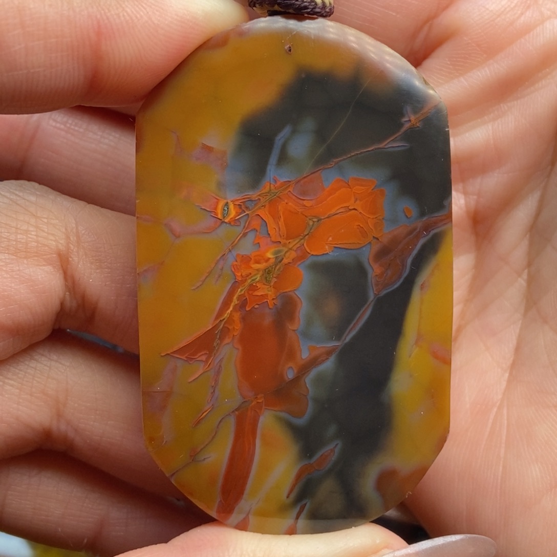 玛瑙/玉髓颈饰未镶嵌战国红