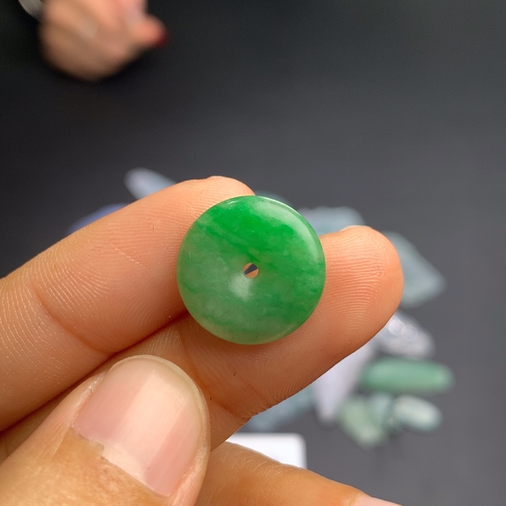 定制翡翠未镶嵌平安扣