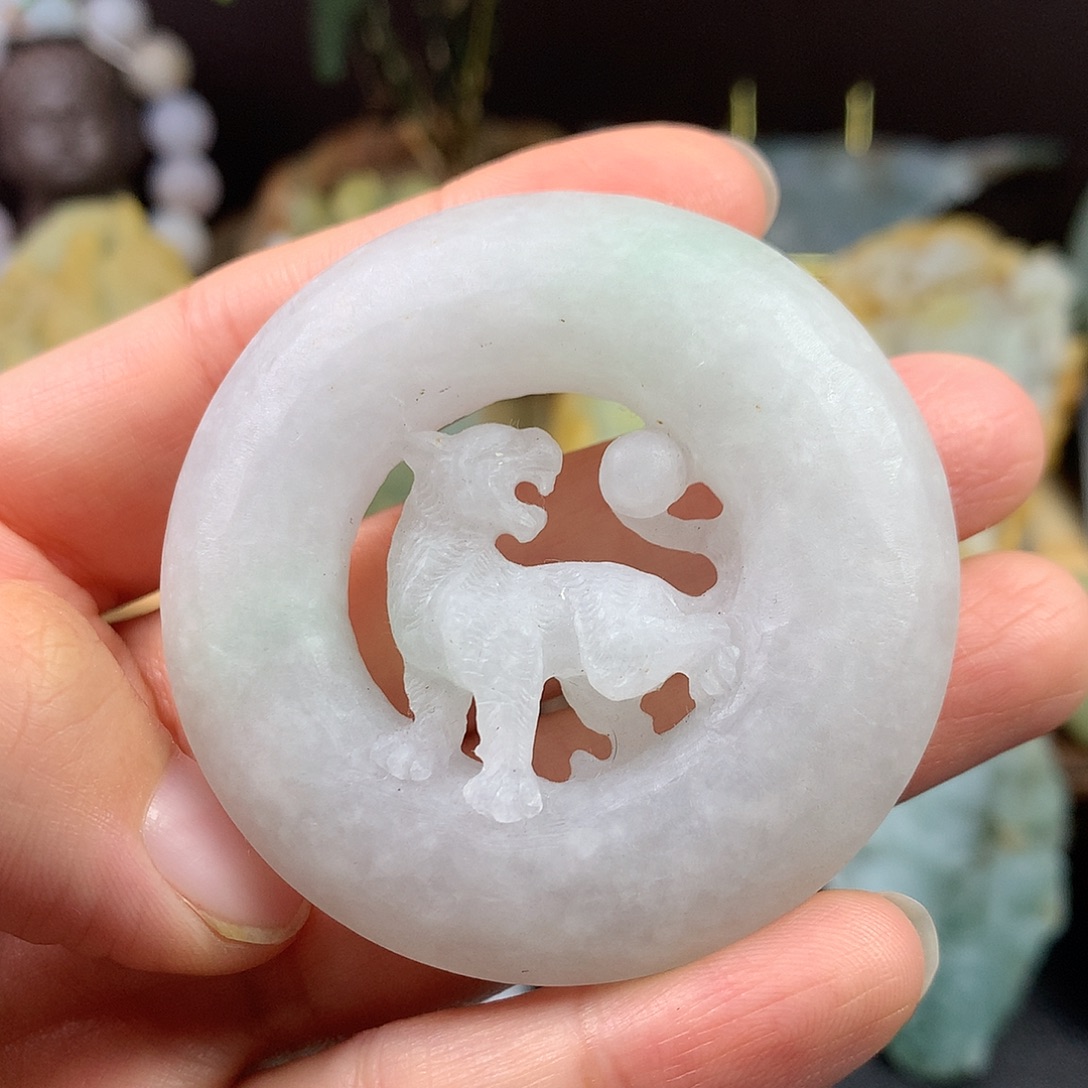 定制翡翠未镶嵌虎