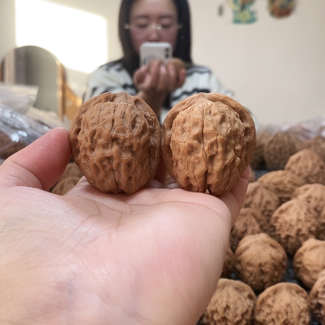 吊坠桃核甲骨文38黄