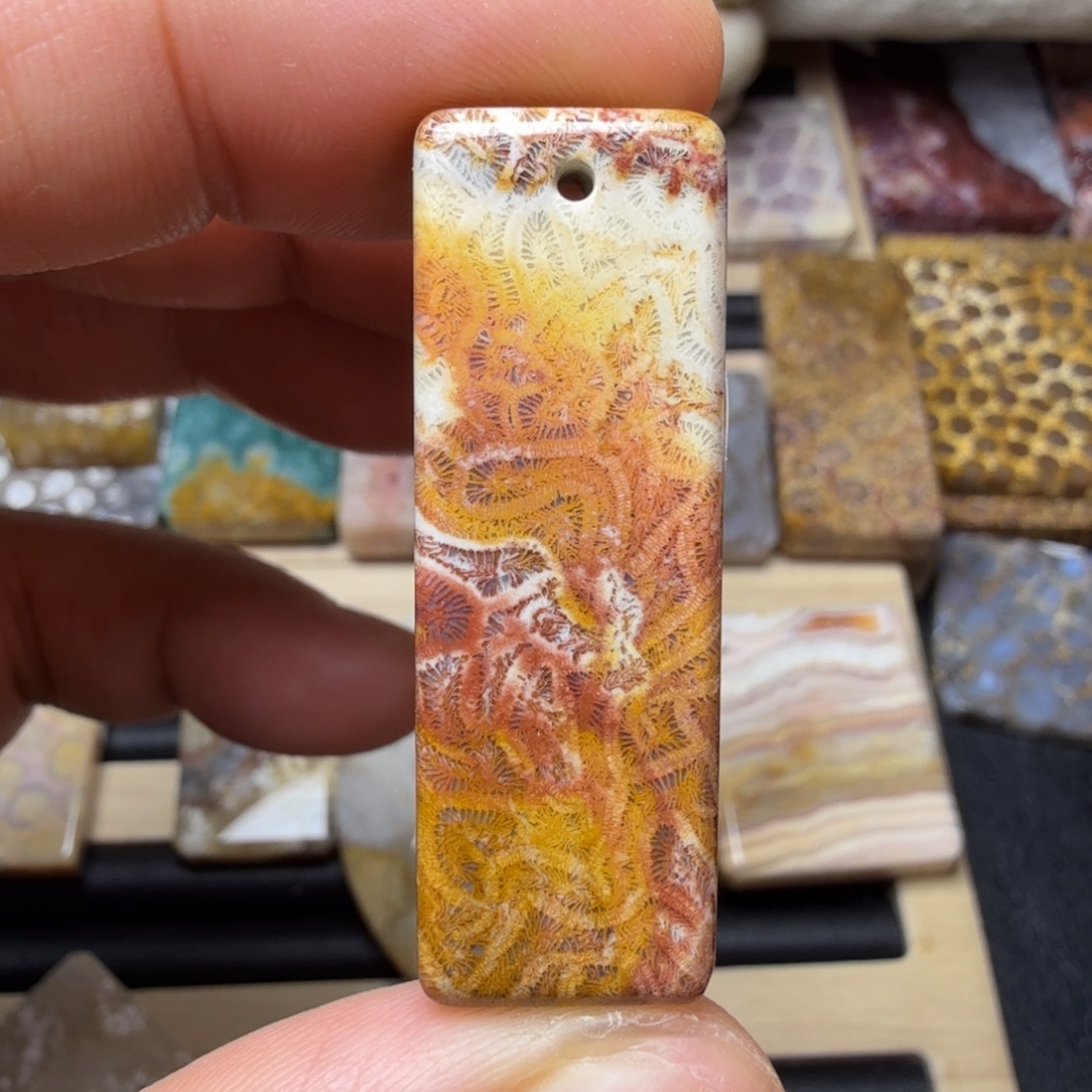 硅化玉未镶嵌纯天然色有机玉石保真色