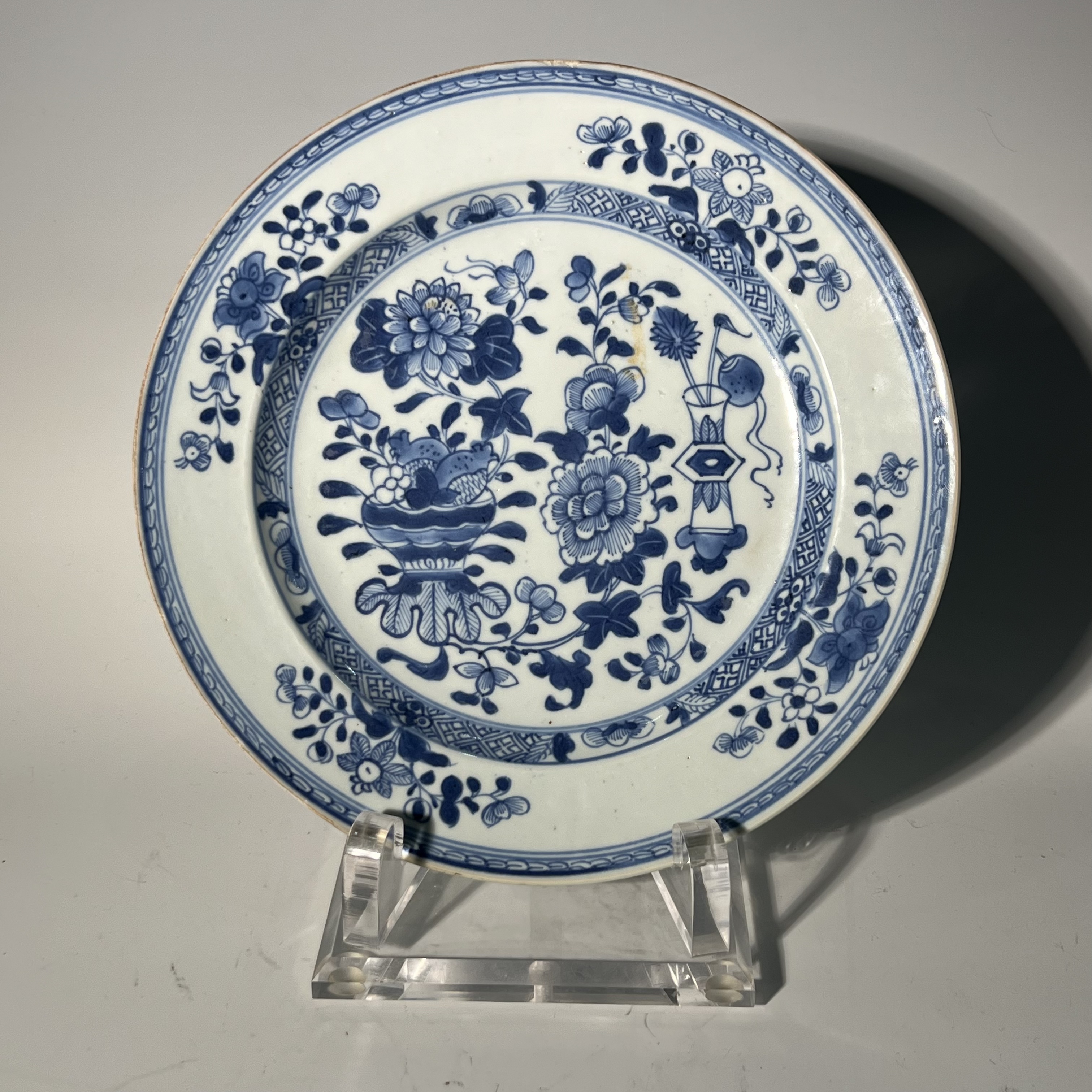 Q-A0905112 清早期  青花博古花卉纹赏盘 直径23.2 