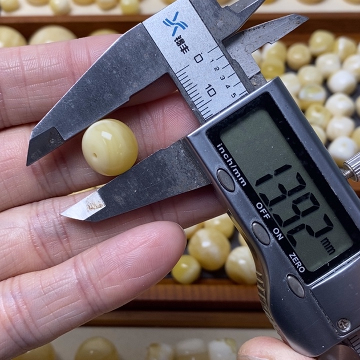 蜜蜡琥珀画未镶嵌