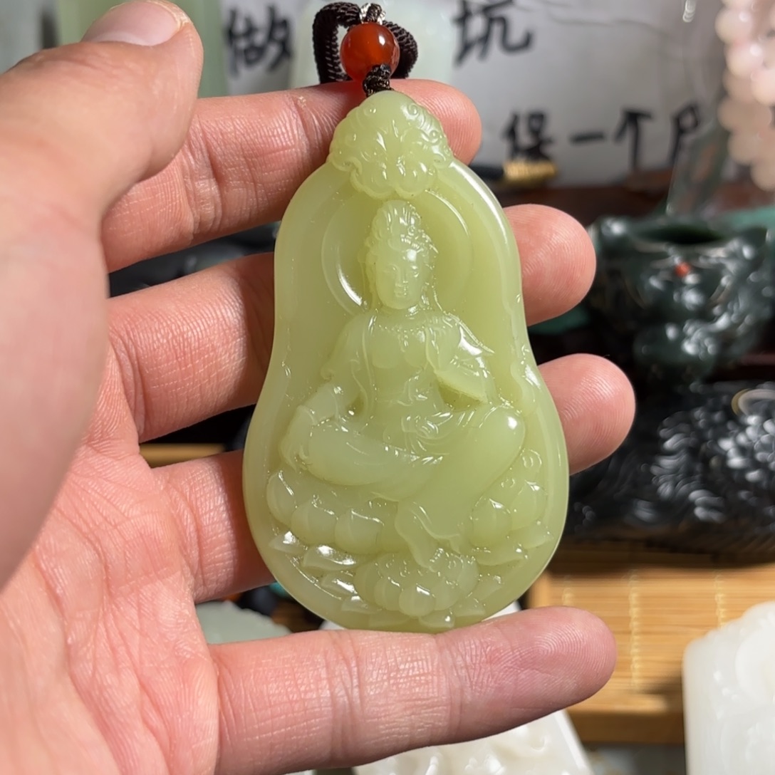 O***N颈饰未镶嵌和田玉