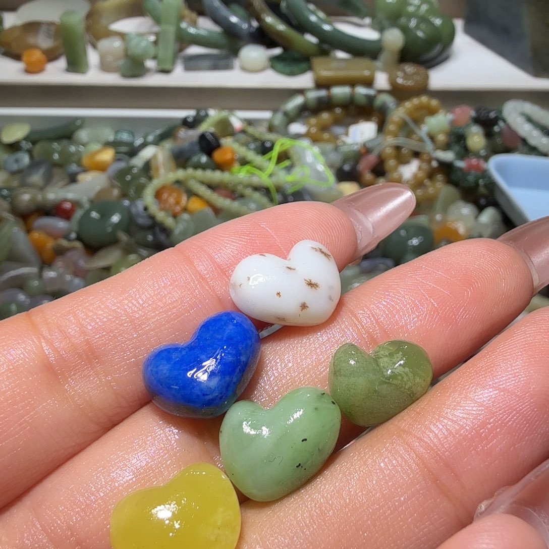 和田玉未镶嵌珠宝奇石