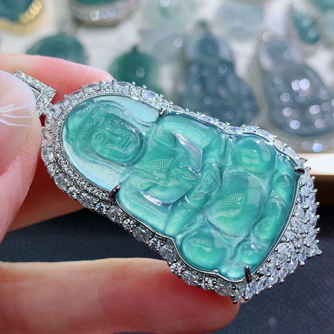 翡翠颈饰未镶嵌翡翠