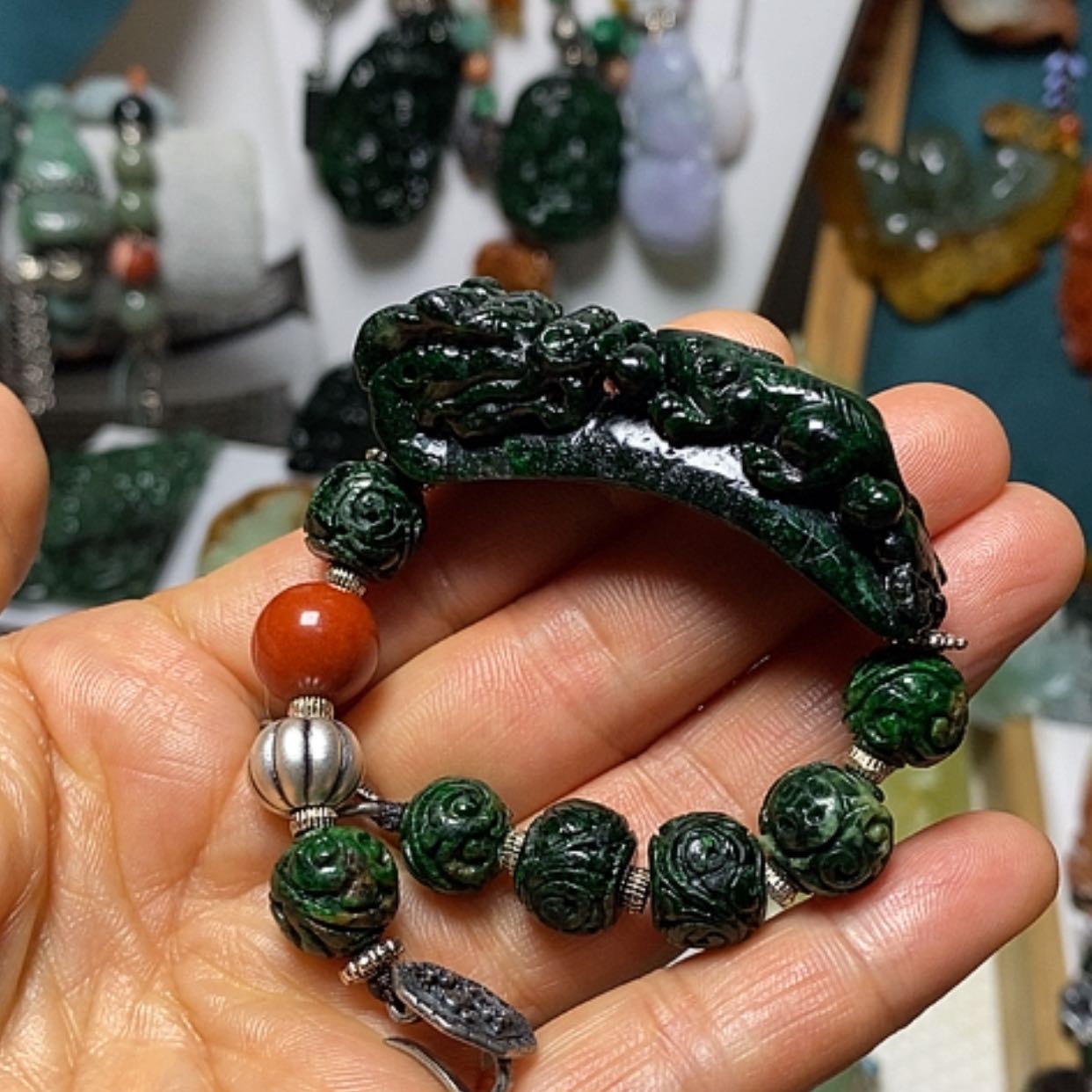 【闪购商品】蛇纹石玉未镶嵌颈饰