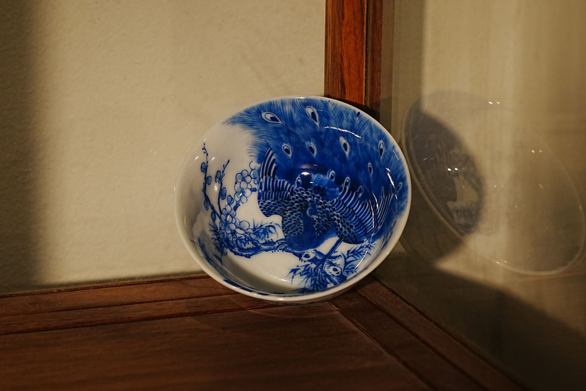 铭墨窑孔雀鸡缸杯