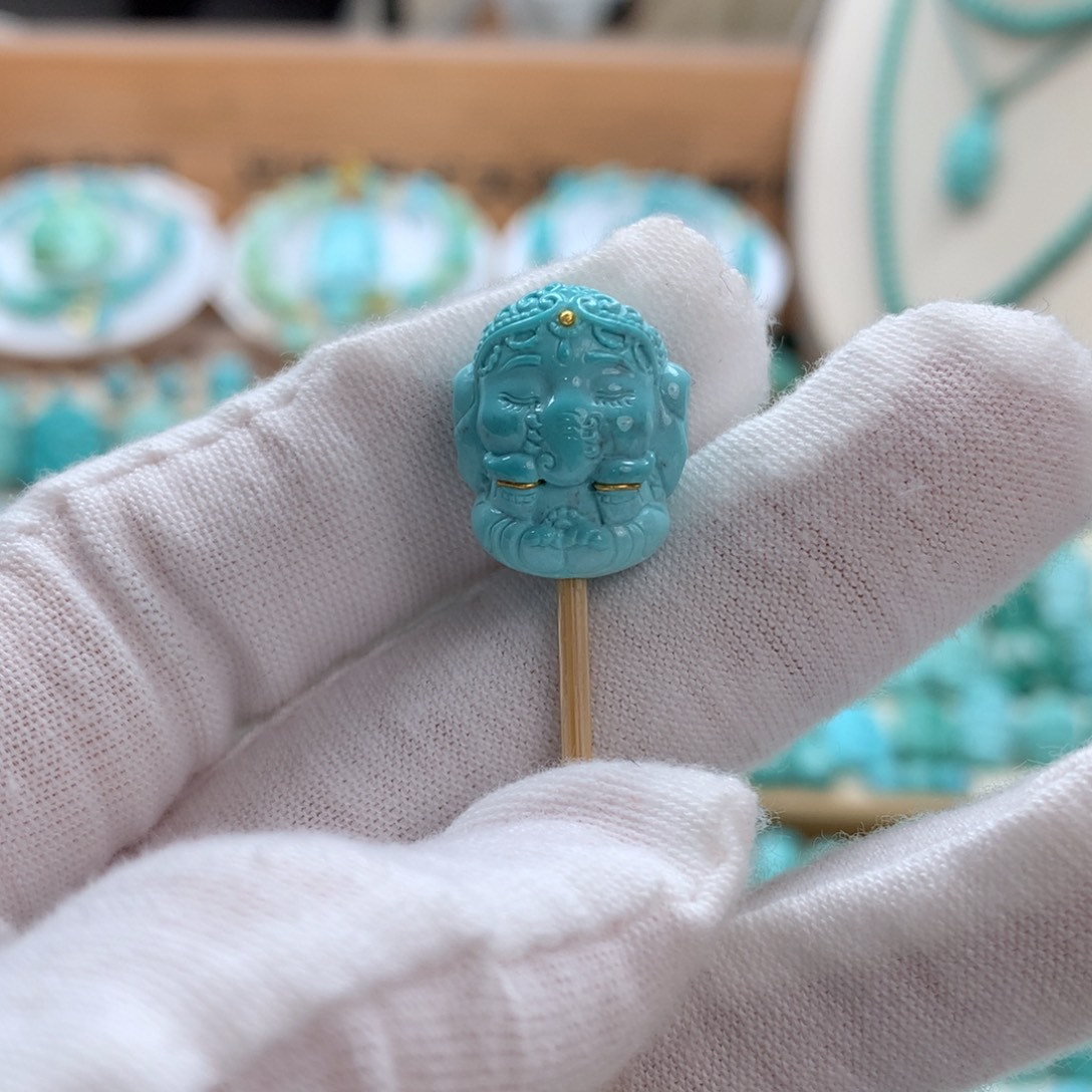 绿松石未镶嵌绿松石象宝宝