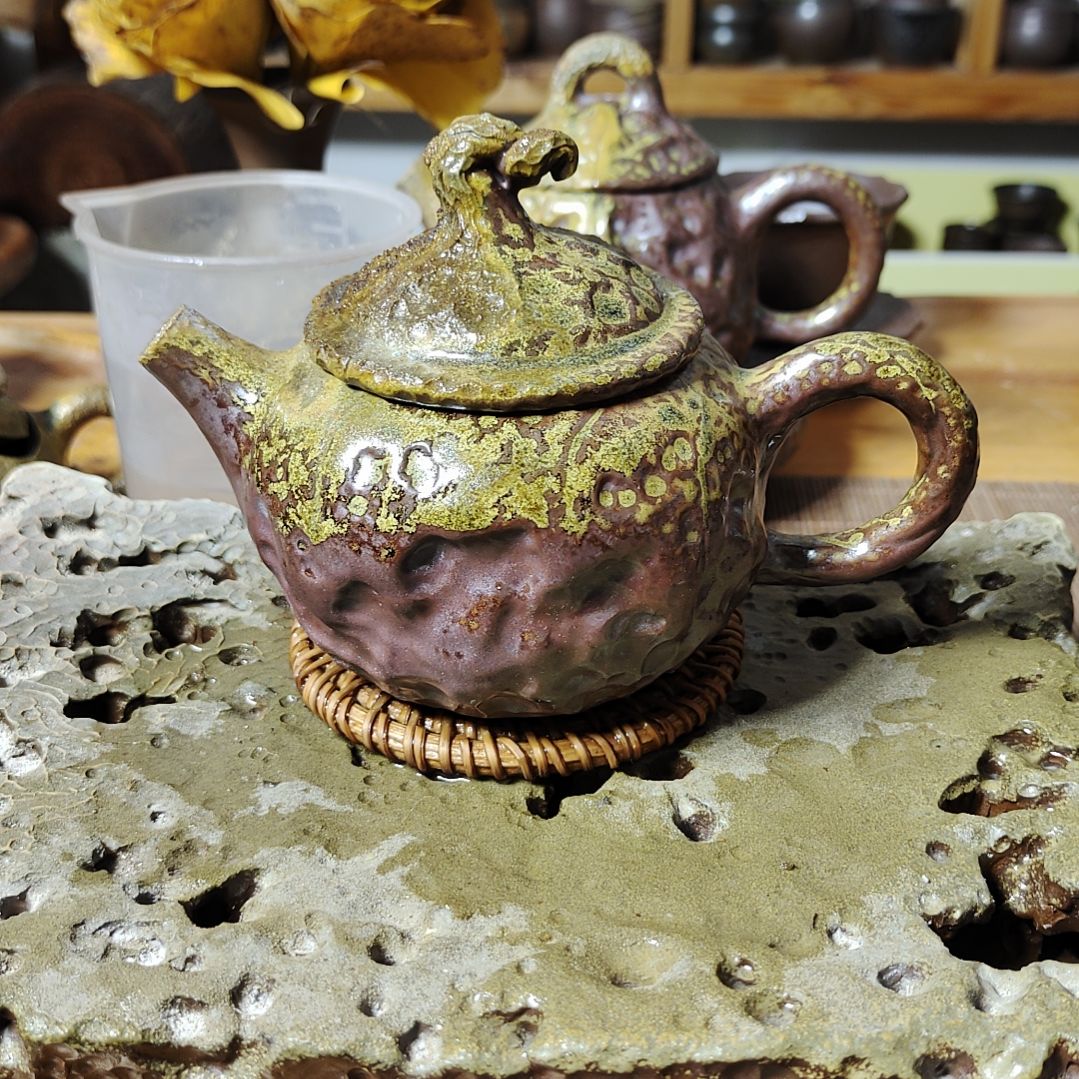 坭兴陶纯柴烧荷叶壶150C