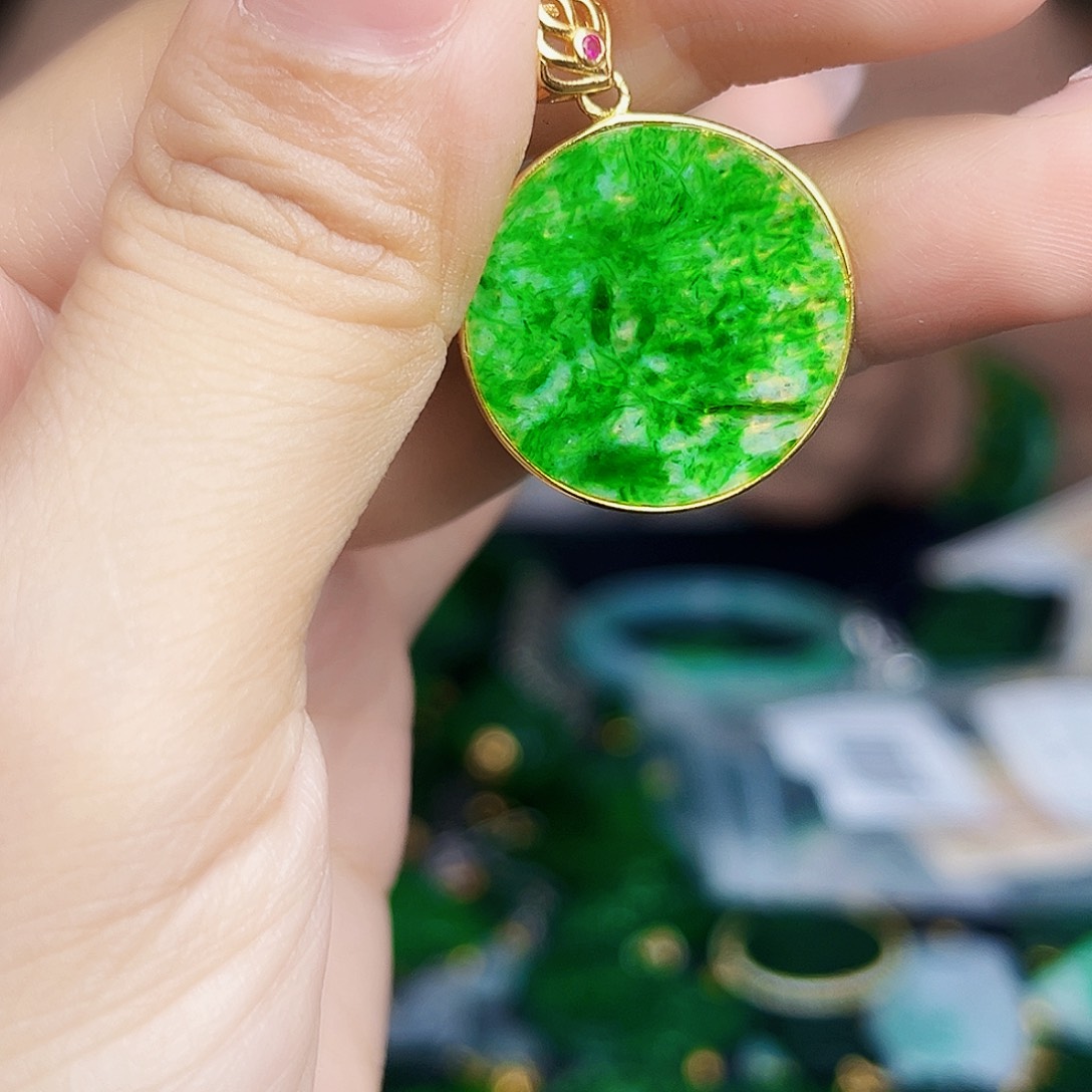 翡翠银S925镶嵌颈饰多样性