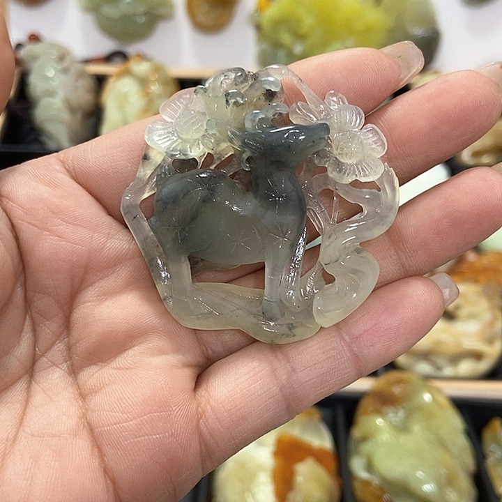 蛇纹石玉挂件未镶嵌