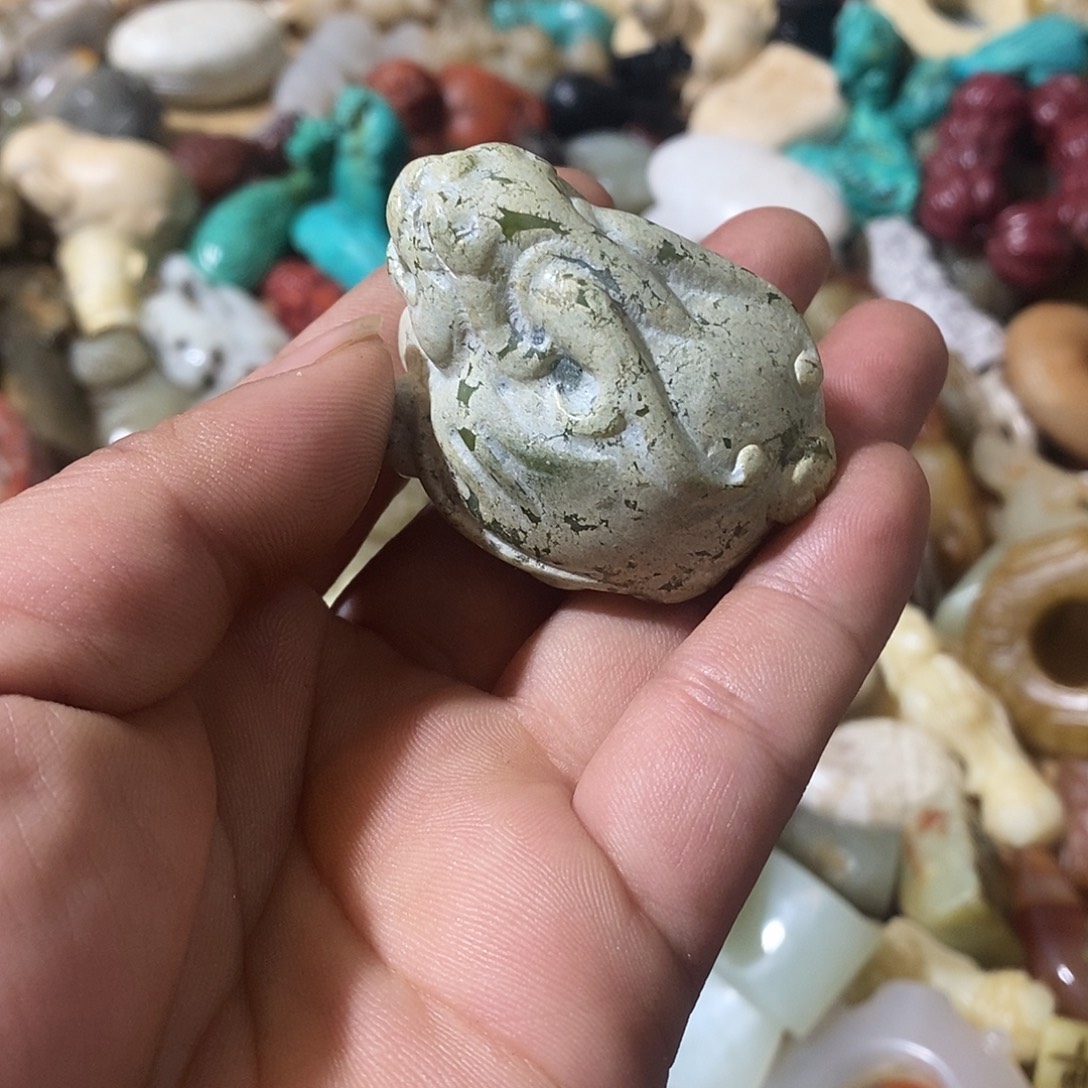 盆***景和田玉（糖玉）未镶嵌挂件
