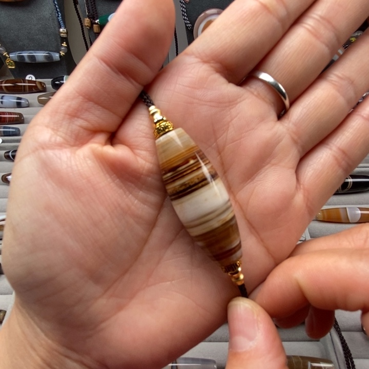 牧***羚玛瑙/玉髓未镶嵌颈饰