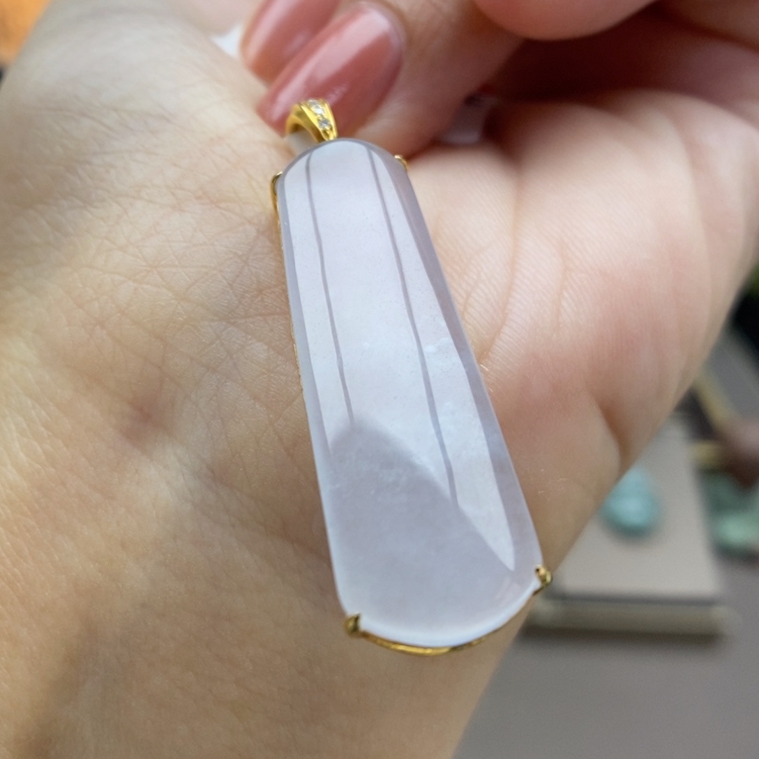 翡翠18K金镶嵌颈饰吊坠52