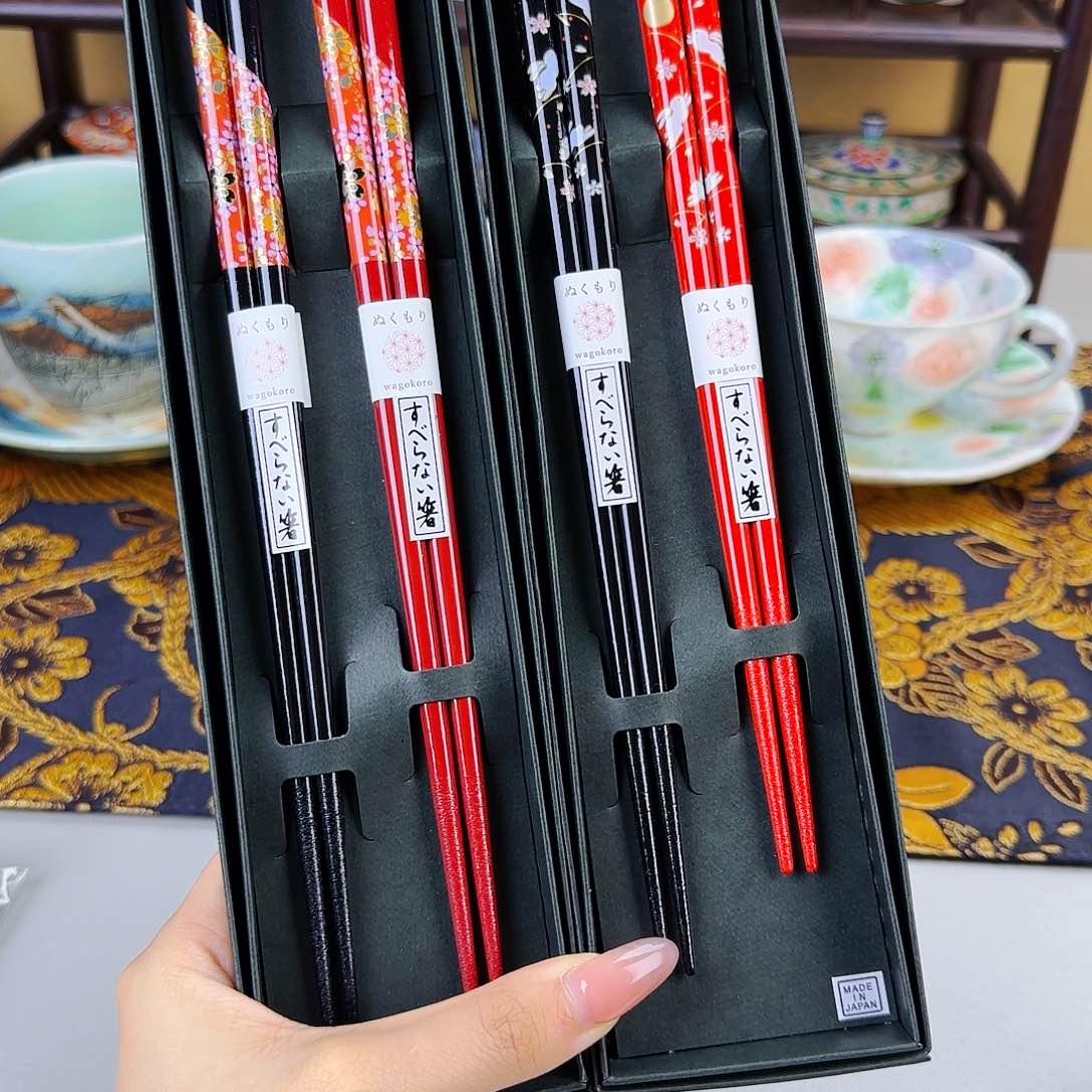 他家茶具瓷器真美！