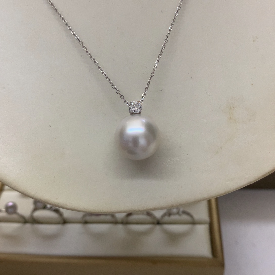 颈饰18K金镶嵌海水珍珠14-15澳白戴妃吊坠