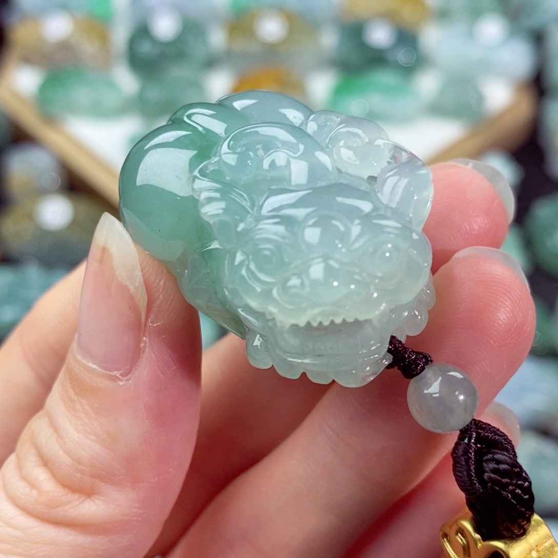 翡翠颈饰未镶嵌天然