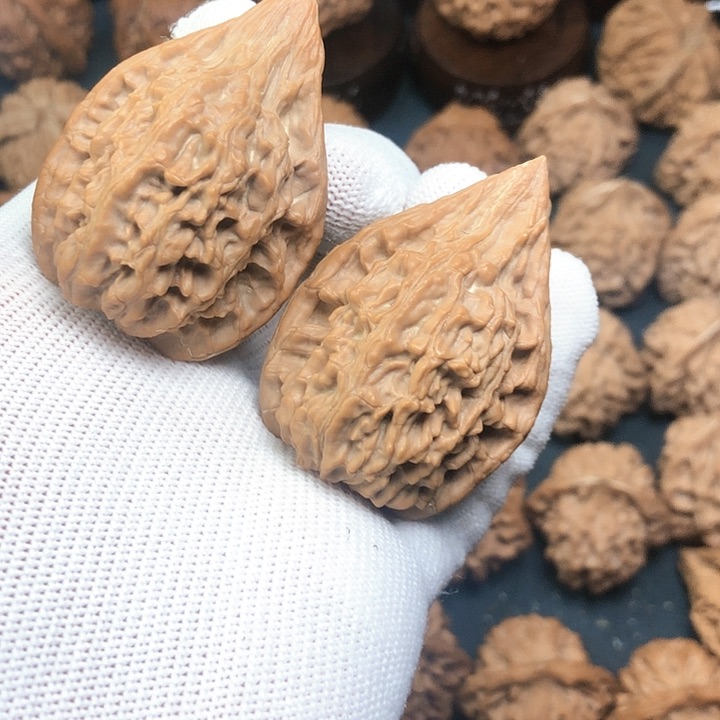 桃核把件我**翔秦岭野生霸王枪精品文玩核桃