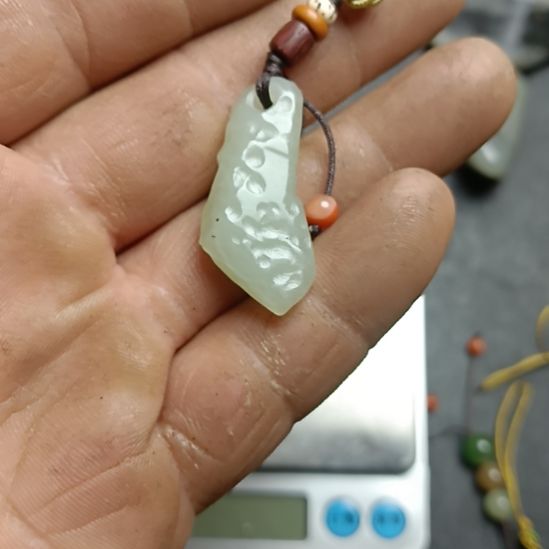 和田玉未镶嵌车挂