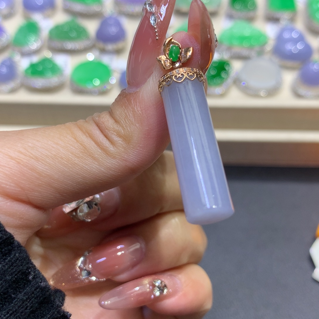 翡翠颈饰18K金镶嵌翡翠