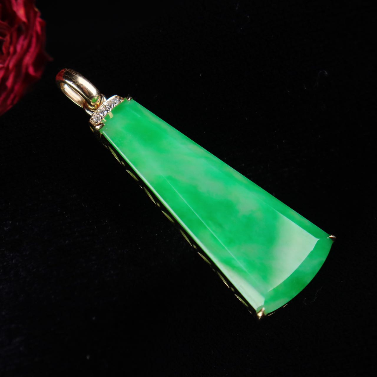 18k金镶嵌翡翠无事牌吊坠